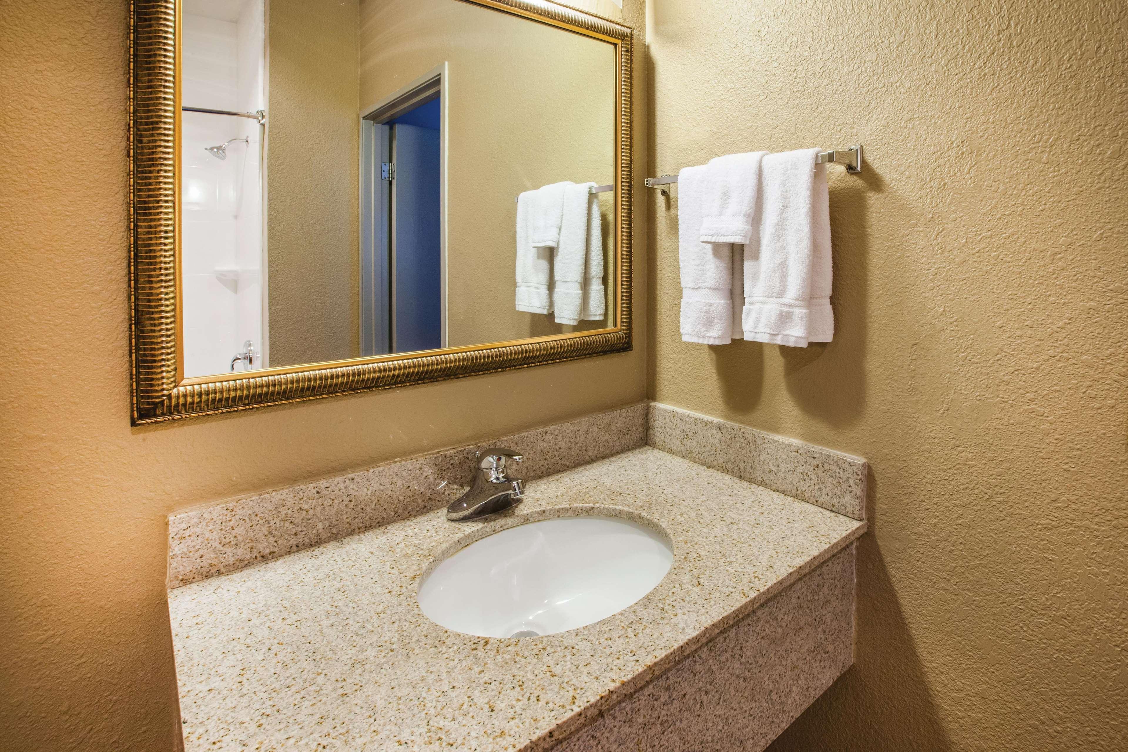 La Quinta Inn By Wyndham Indianapolis North Esterno foto
